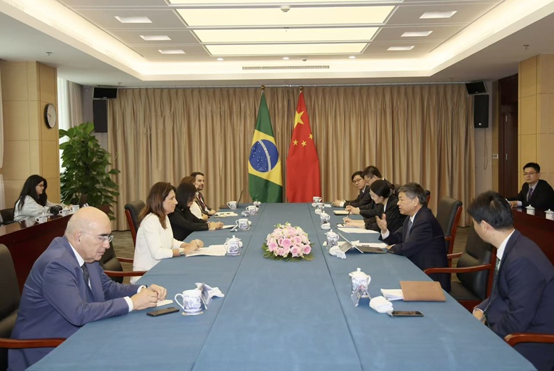 生态环境部部长黄润秋会见联合国气候变化贝伦大会执行主任安娜·托尼