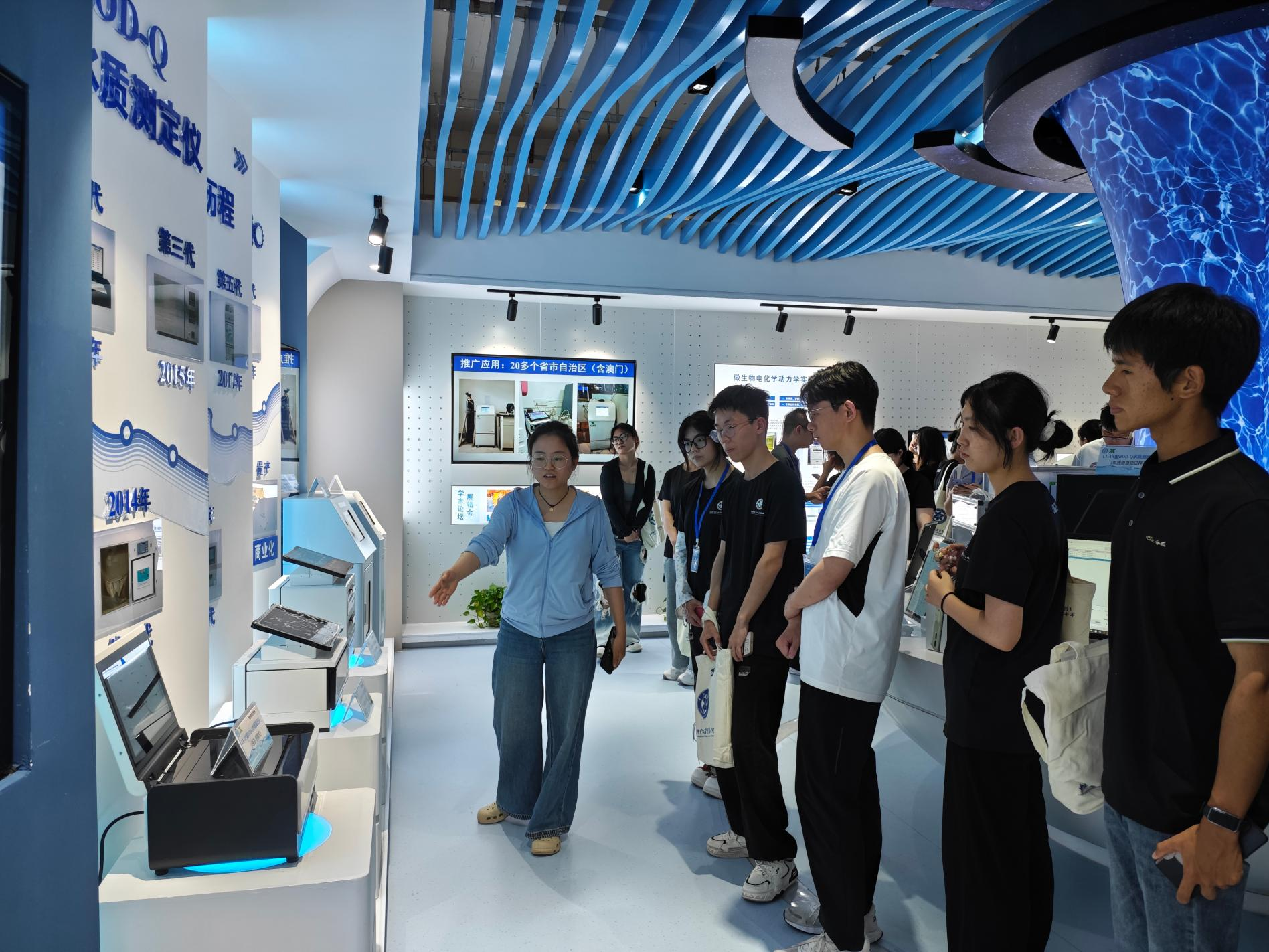 研学科创前沿 感知智造力量｜高校夏令营学子走进国家重大科研仪器项目成果展厅